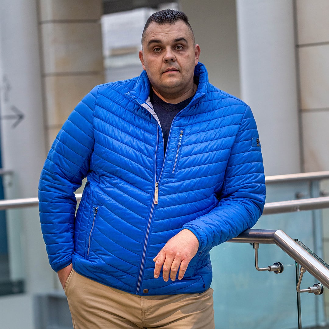 Jaką kurtkę wybrać dla dużego mężczyzny na okres jesienno zimowy