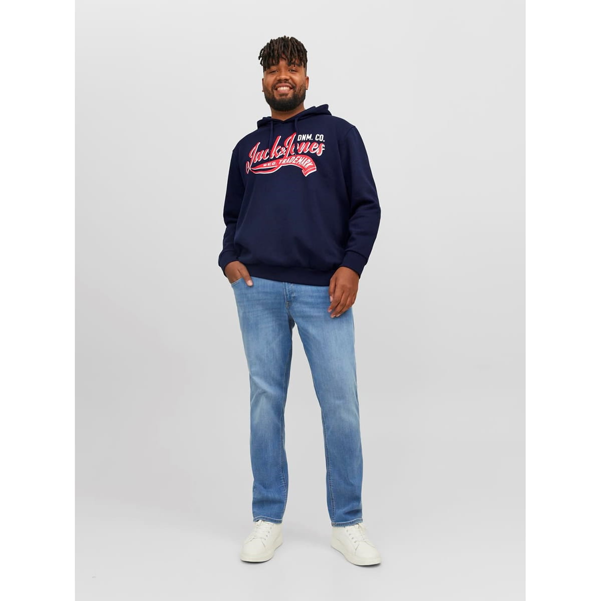 Duża męska bluza wkładana przez głowę z kapturem napisy Jack &amp; Jones 12236803 granatowo-czerwona