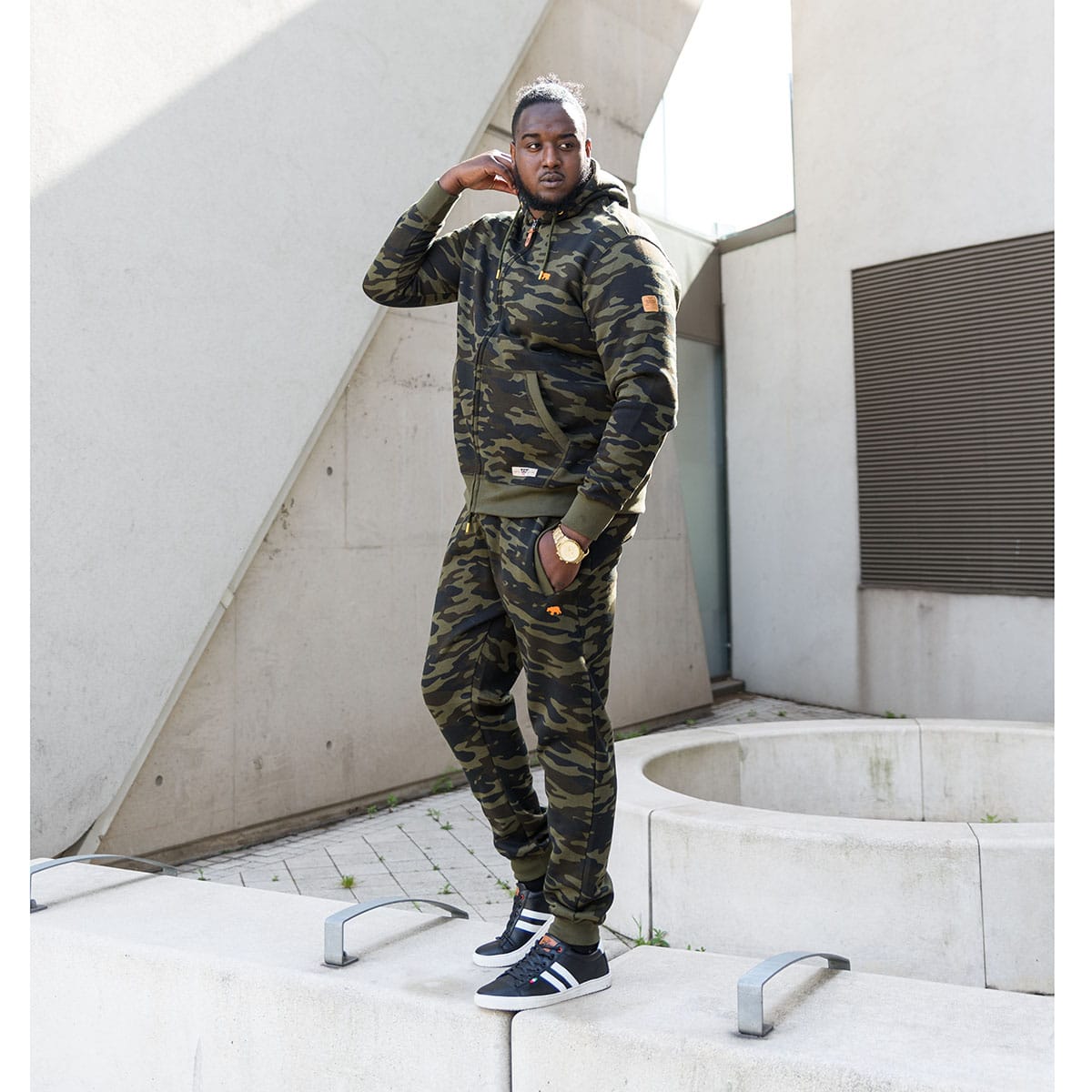 Bluza męska dla wysokiego mężczyzny (TALL) na zamek z kapturem moro Duke D555 Regent khaki