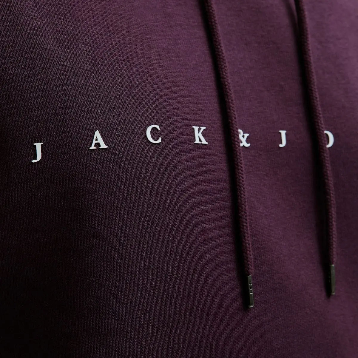 Duża męska bluza wkładana przez głowę z kapturem napis Jack &amp; Jones 12243527 śliwkowa
