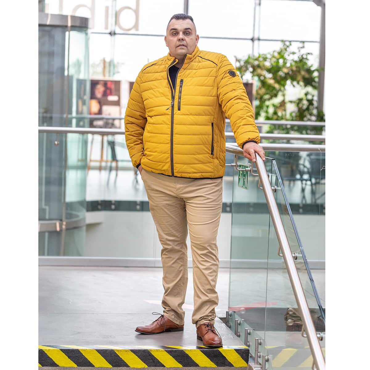 Duża męska kurtka jesienno-zimowa lekka pikowana Casa Moda 534000700-539 żółta