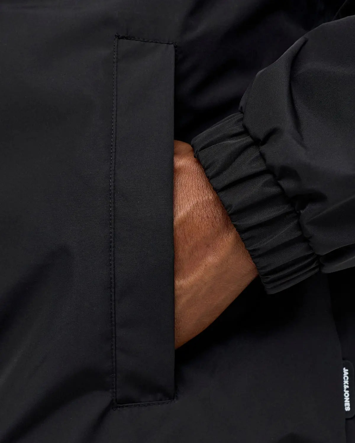 Duża męska przejściowa kurtka z kapturem Jack &amp; Jones 12289247 czarna