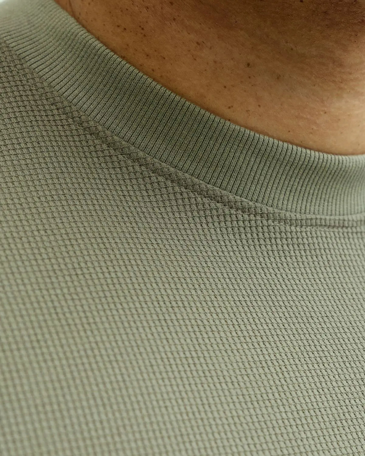 Duża męska koszulka strukturalna krótki rękaw t-shirt Jack &amp; Jones 12294528 khaki