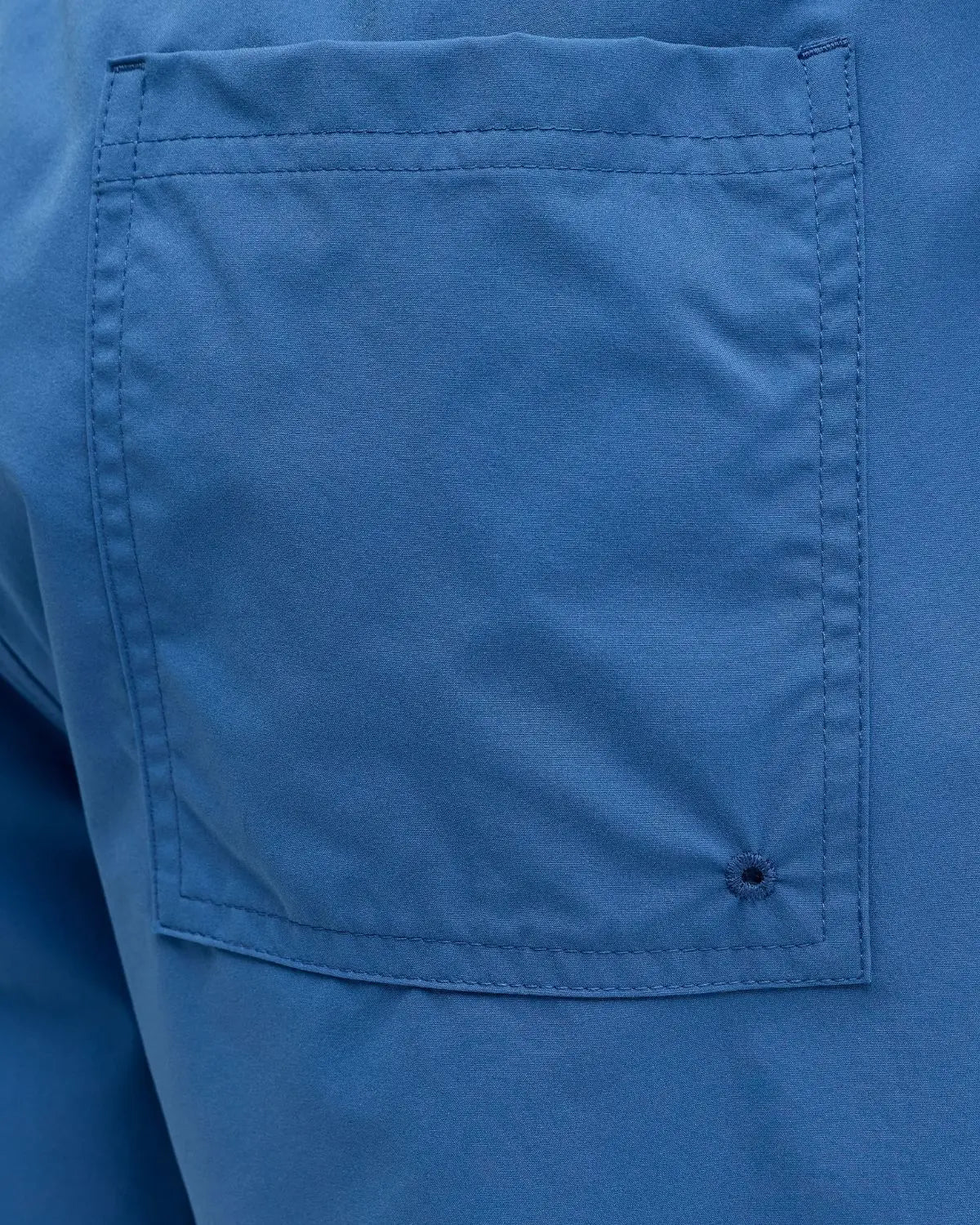 Duże męskie spodenki kąpielowe gładkie z napisem Jack &amp; Jones 12297961 niebieskie