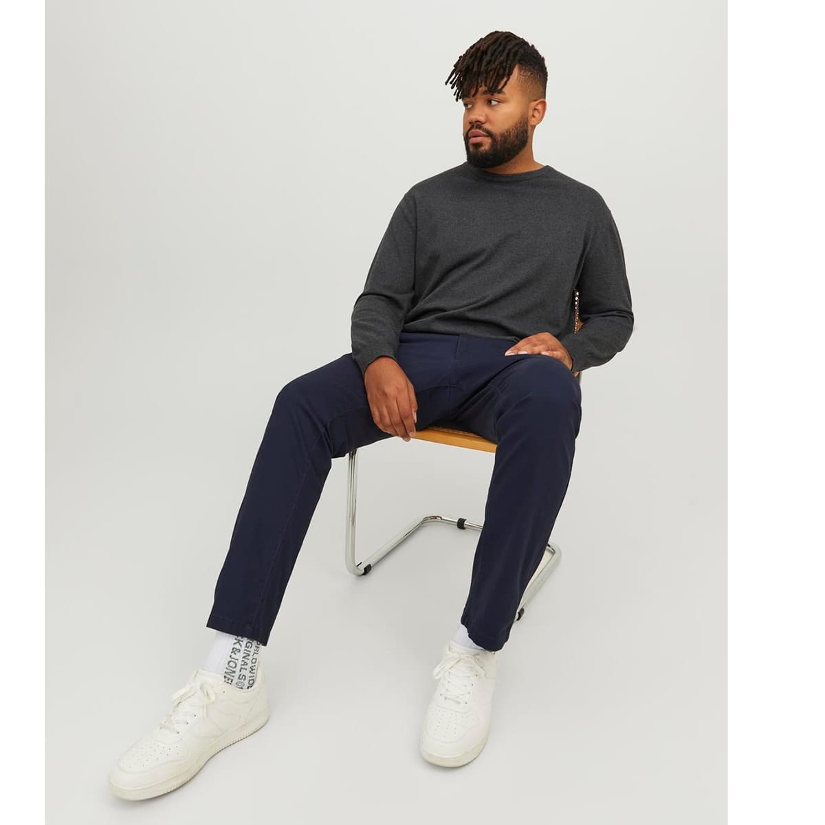 Duże męskie spodnie chinosy Jack &amp; Jones 12243603 granatowe