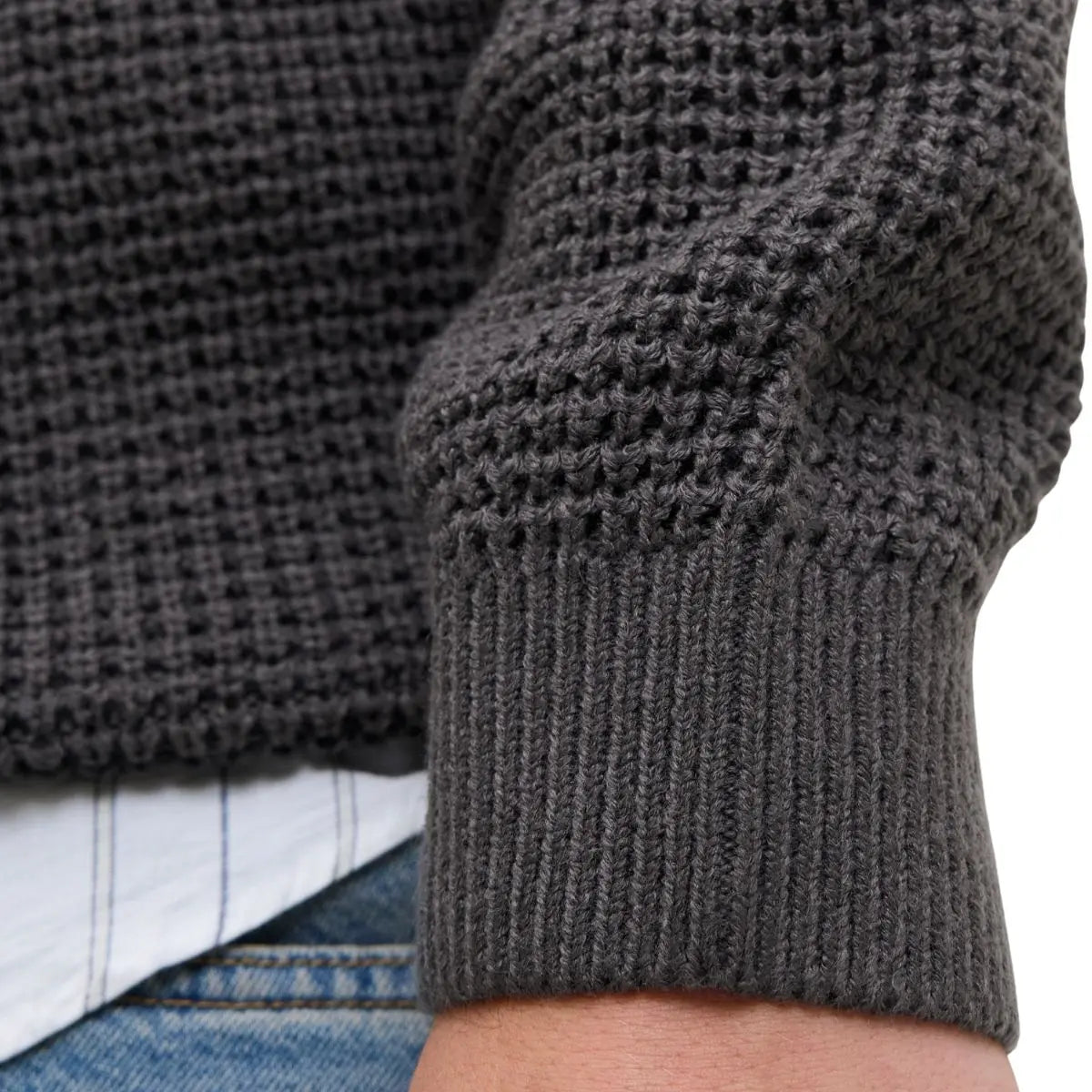 Duży męski sweter wkładany przez głowę Jack &amp; Jones 12287722 ciemnoszary
